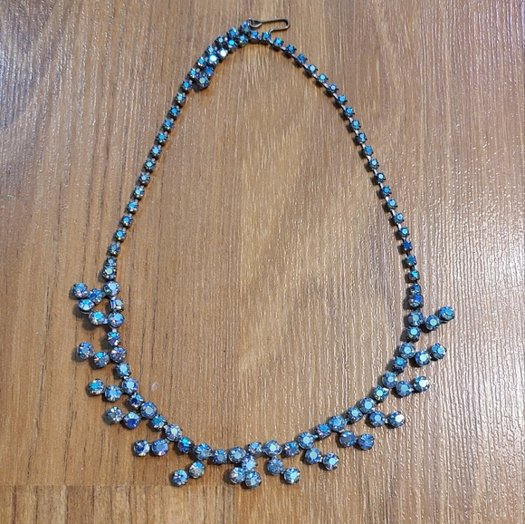 Vintage Jewelry - Vintage crystal necklace, cornflower blue